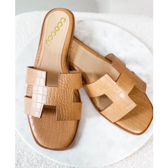 NEW Croc Embossed H Band Slide Sandals Camel Nude - Picture 10 of 14